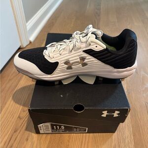 Under Armour Black/White Baseball Cleats
